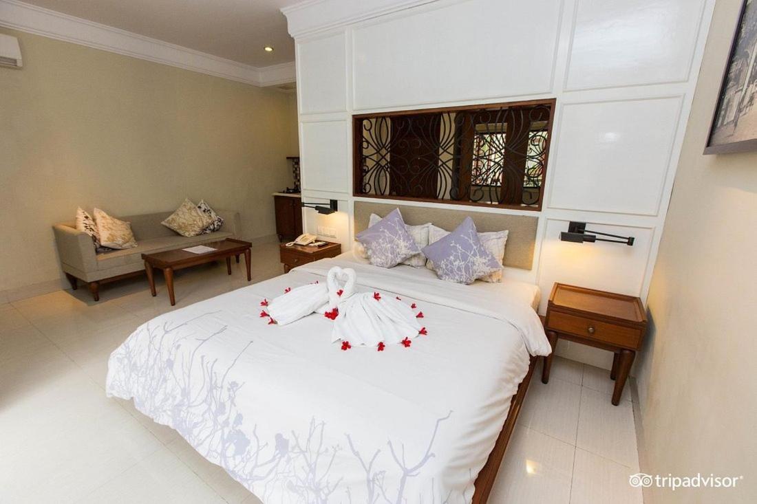 Seminyak Lagoon All Suites Hotel Экстерьер фото